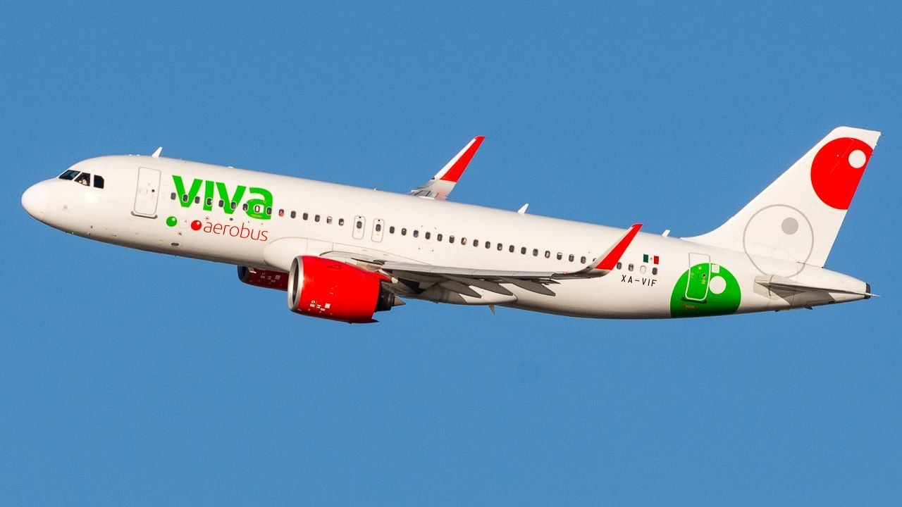 Viva Aerobus A320-200 XA-VIF Departs JFK 1.1.23